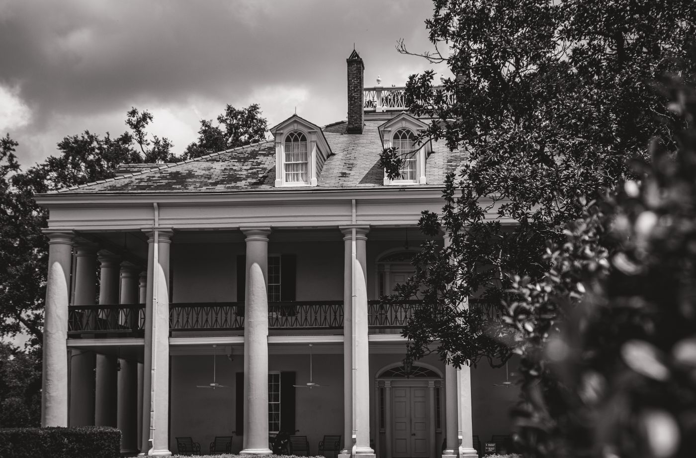 Historic plantation house with white columns